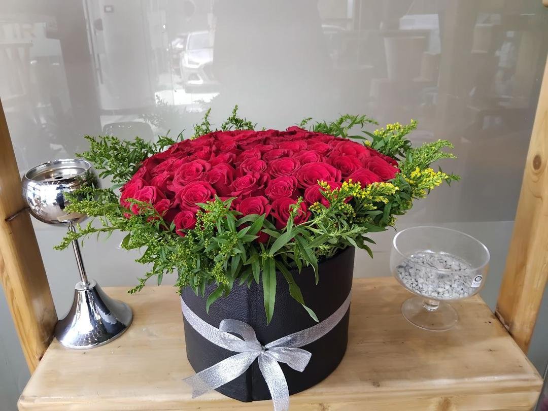 red rosses with box birthday red rosses with box birthday